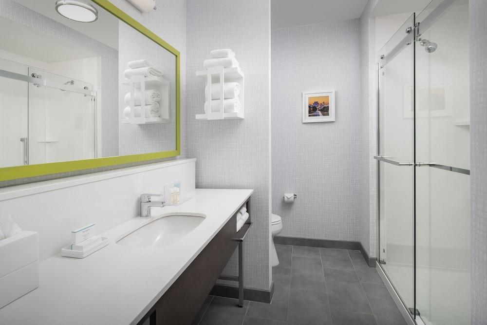 Hampton Inn & Suites Lexington Columbia photo 20