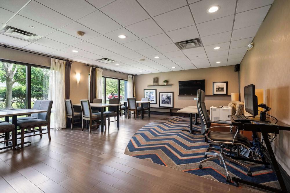 Hampton Inn Ridgefield Park photo 10