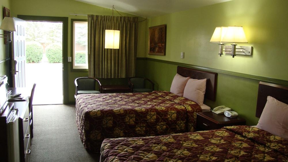 Pinconning Trail Inn Motel photo 8