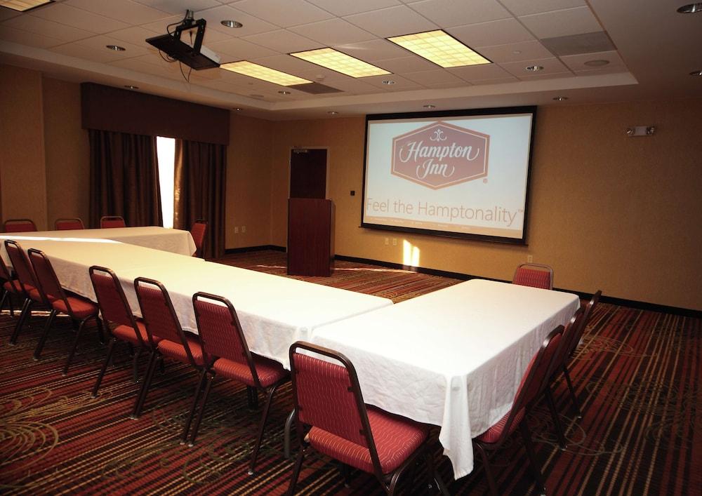 Hampton Inn Milan TN photo 8