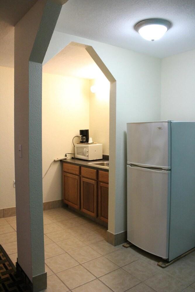 American Inn and Suites photo 41
