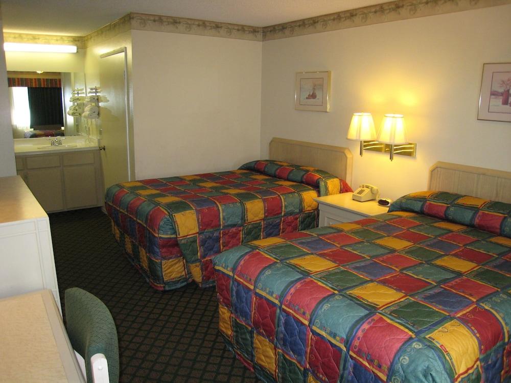 Town House Motel photo 4