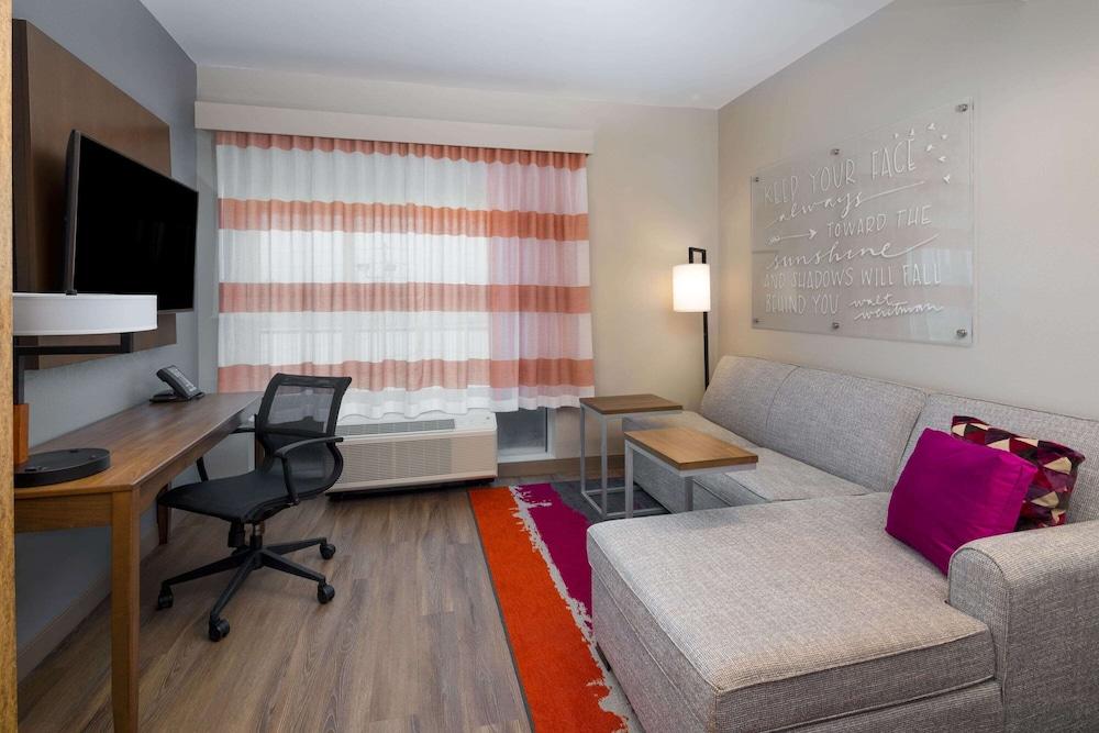 La Quinta Inn & Suites by Wyndham Perry photo 29