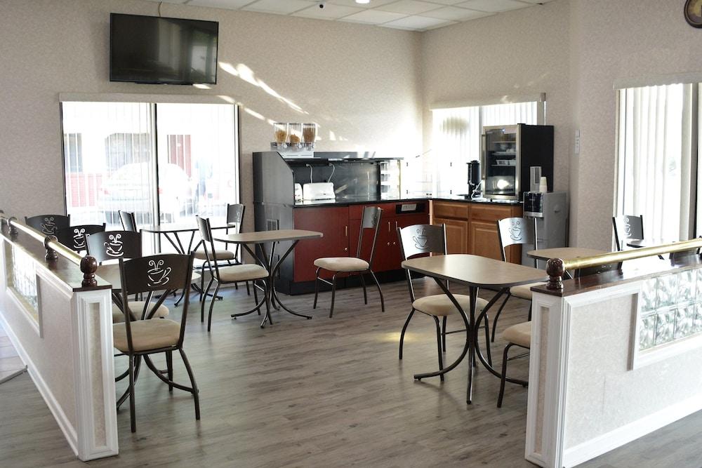 Atlantic Inn & Suites photo 50