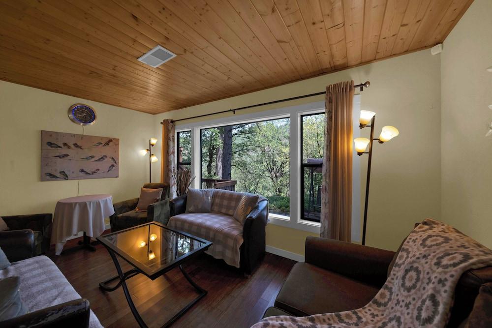 The Inn at Shasta Lake photo 10