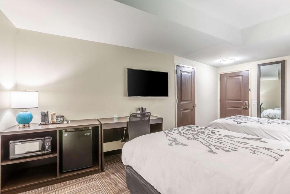Van Wyck Hotel & Suites Near JFK Airport photo 2