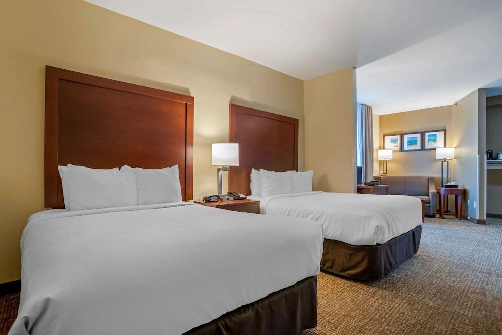 Comfort Suites Foley photo 9