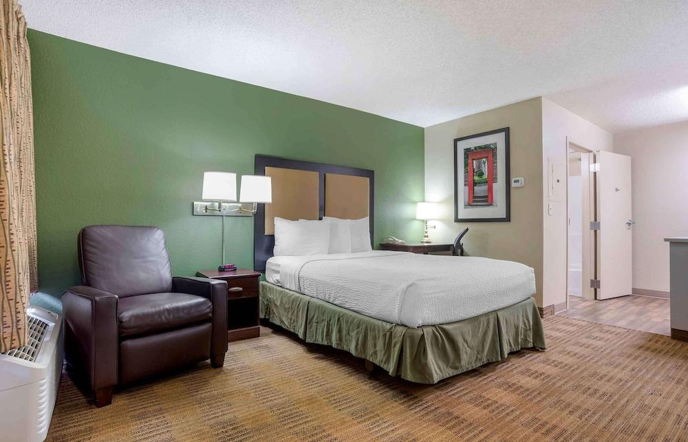 Extended Stay America Suites Washington DC Germantown Town C photo 8