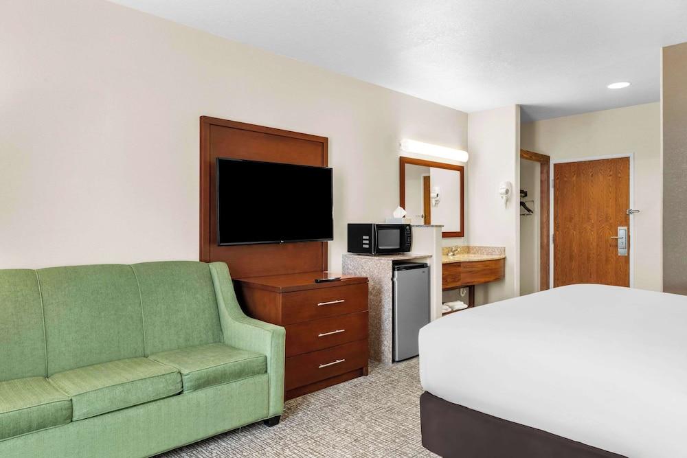 Comfort Inn & Suites Riverton photo 19