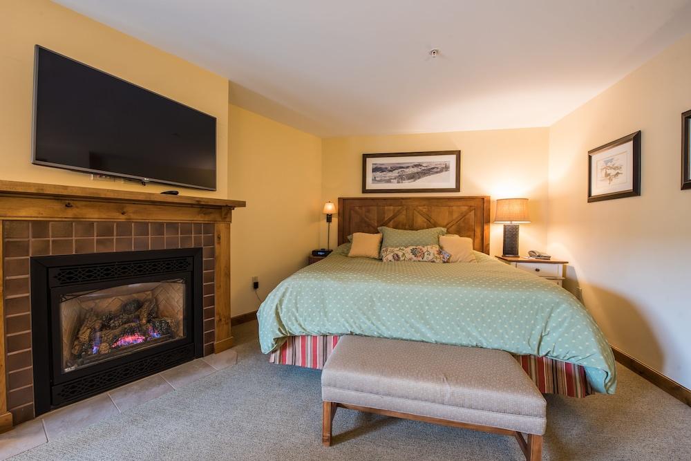 The Lodge at Mountaineer Square, A Vail Resorts Property photo 39