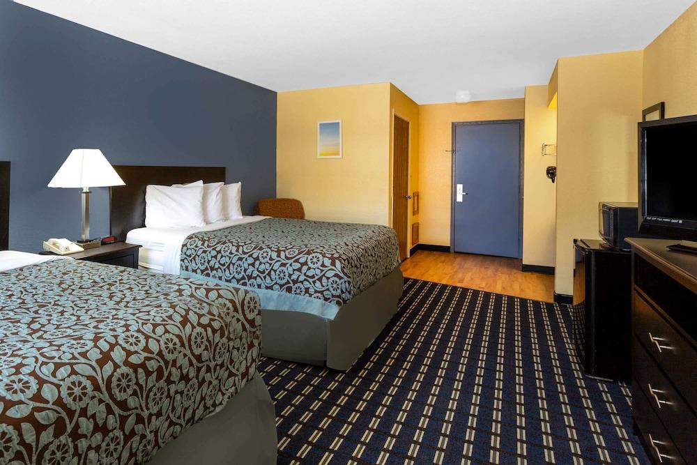 Days Inn by Wyndham Chillicothe photo 12