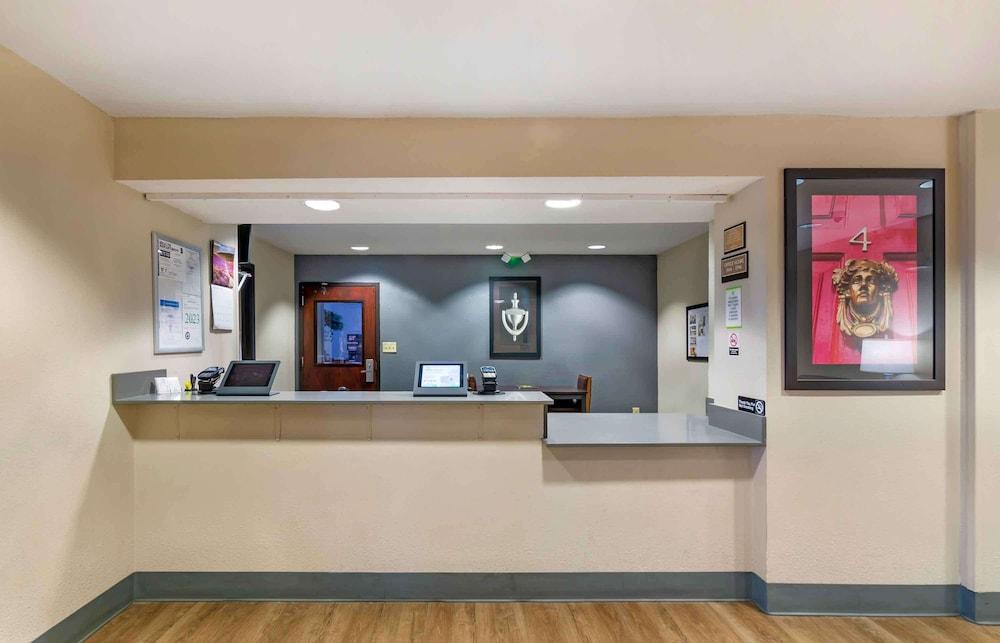 Extended Stay America Suites Kansas City Airport photo 3