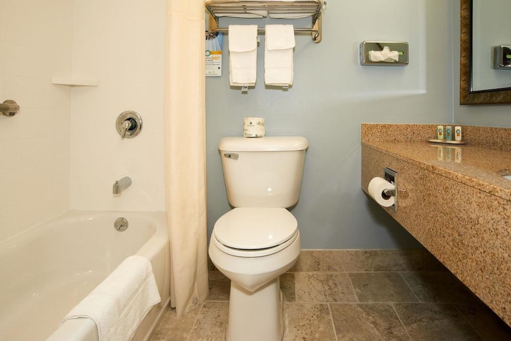 Quality Inn Bourne - Cape Cod photo 3