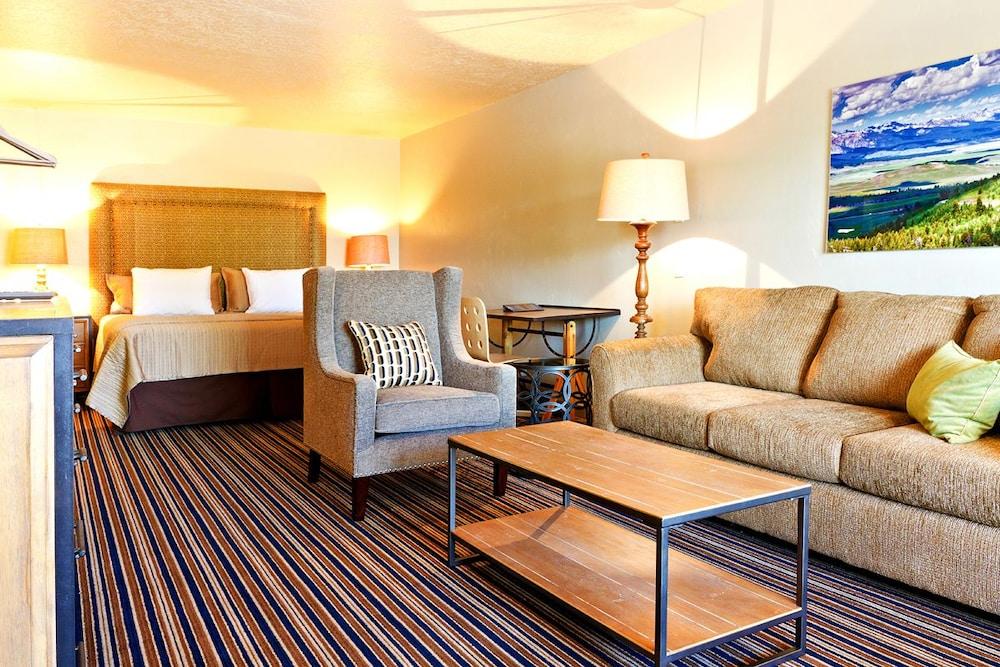 Blue Lakes Inn & Extended Stay photo 11