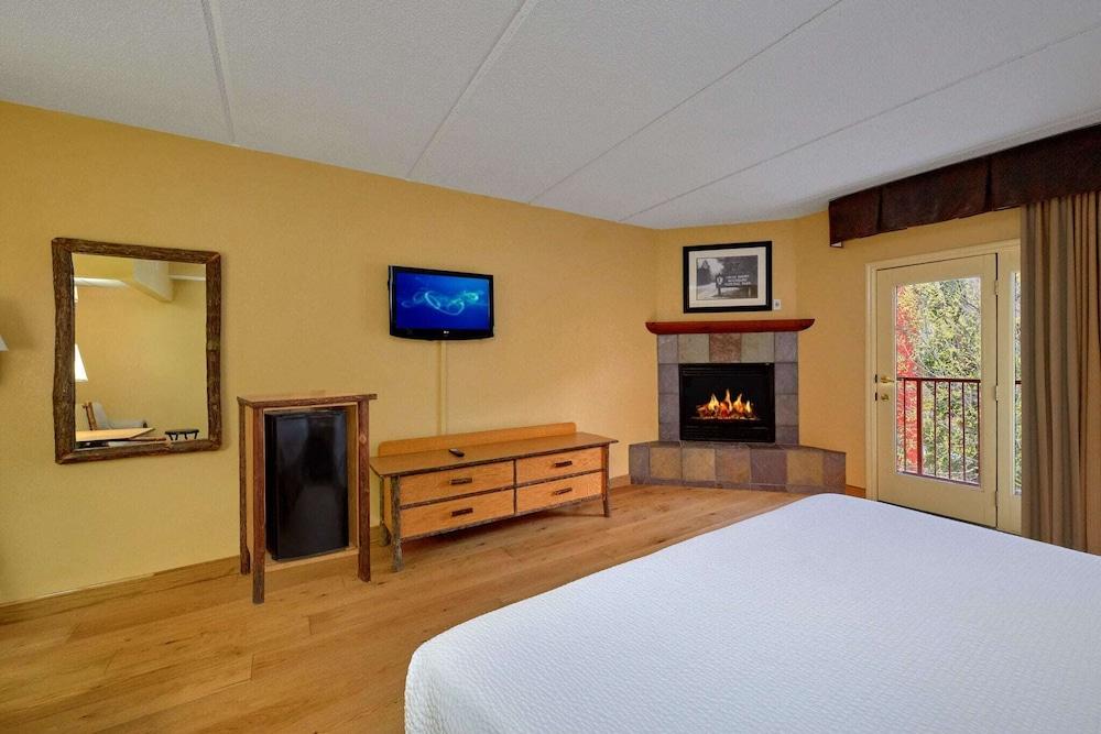 Bearskin Lodge on the River photo 9