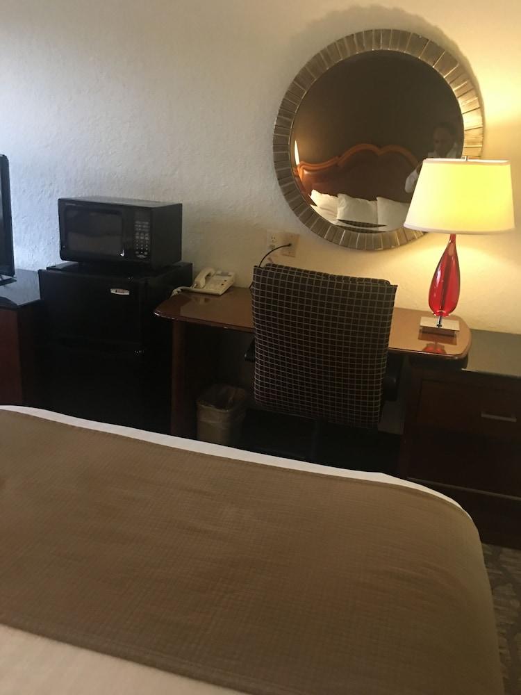 A Victory Hotel - Southfield photo 15