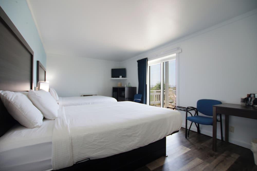 Snyder's Shoreline Inn photo 94