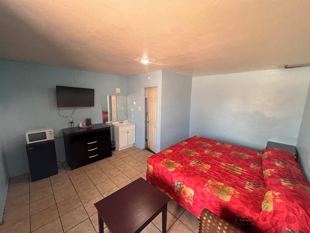 Packsaddle Motel photo 10