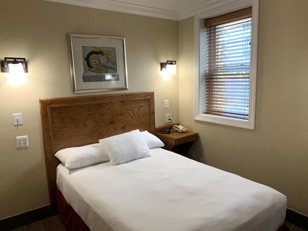 District Hotel photo 15