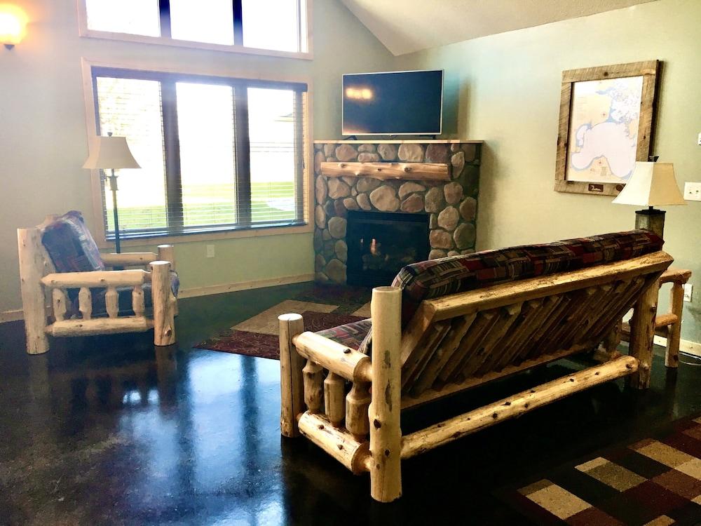 Sportsman's Lodge photo 36