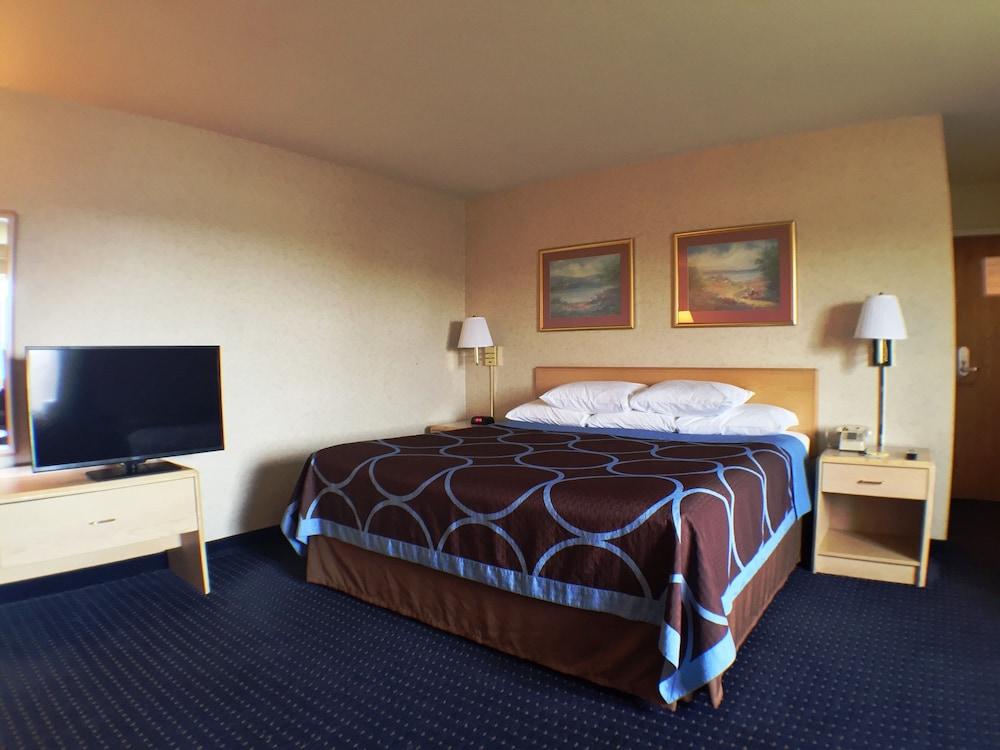 Super 8 by Wyndham Canandaigua photo 21