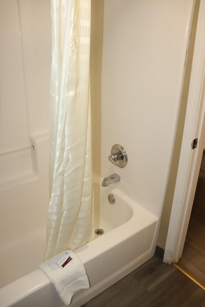 Deluxe Inn Miami, OK photo 9