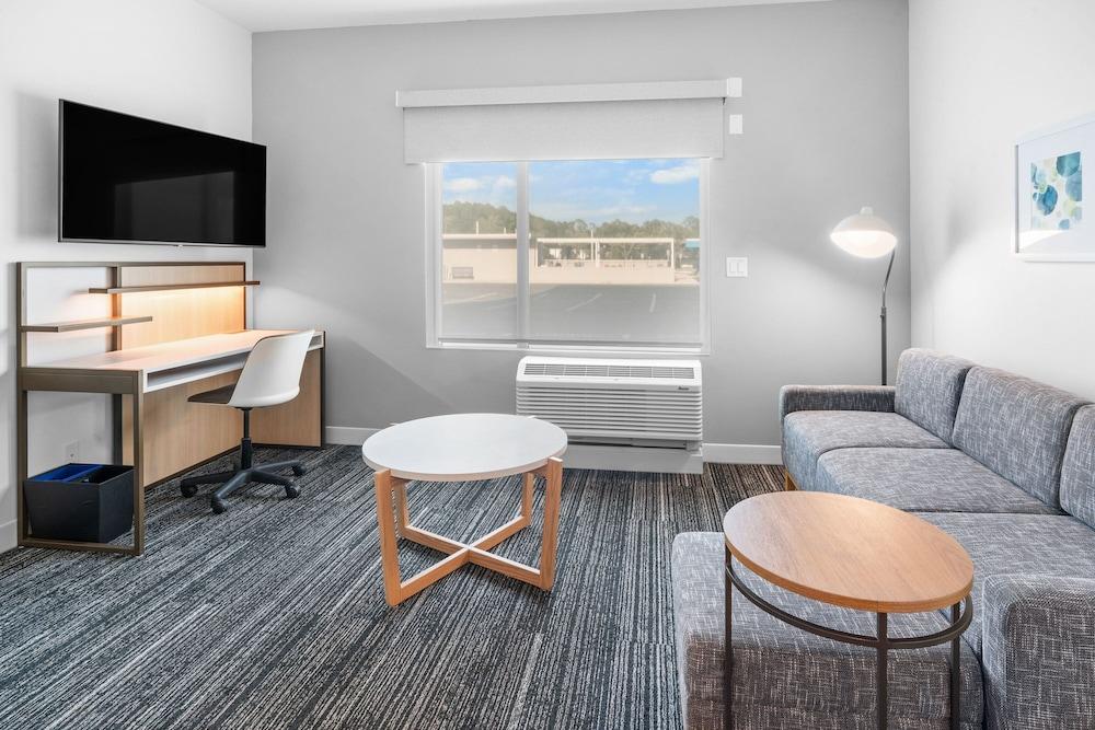 TownePlace Suites Jacksonville Airport photo 7
