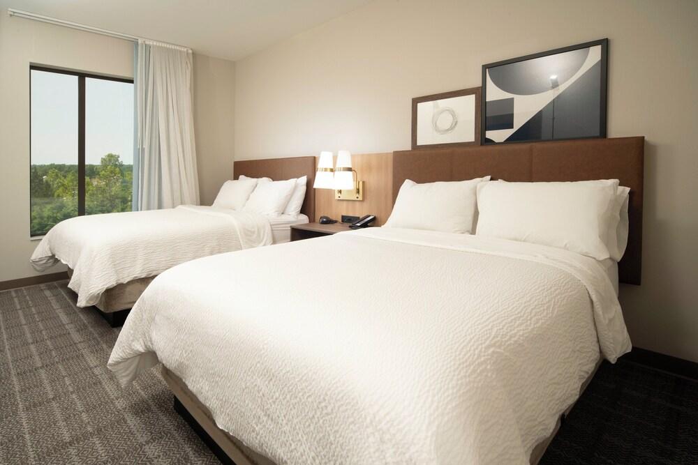 Staybridge Suites Cincinnati East Milford by IHG photo 9