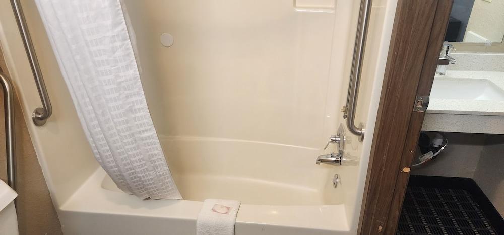 Motel 6 Concordia, MO photo 33