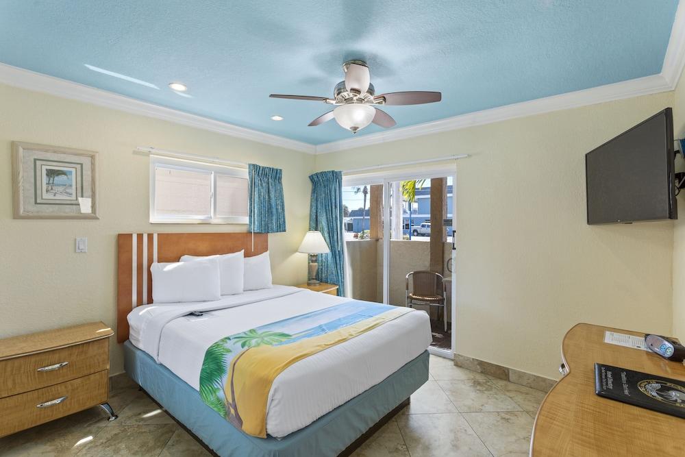 Bay Palms Waterfront Resort - Hotel and Marina photo 36