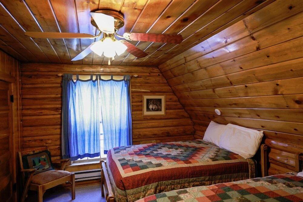 Twin Pines Lodge & Cabins photo 10