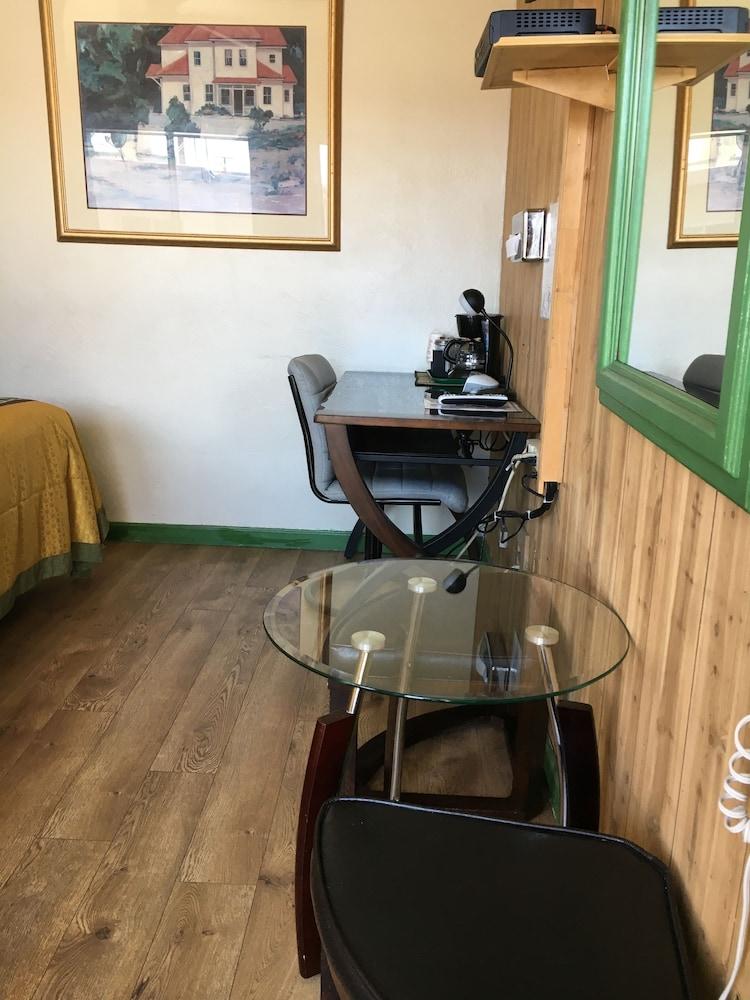 Diamond View Motel photo 2