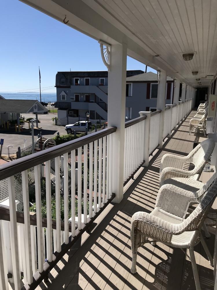 MV Surfside Hotel photo 52