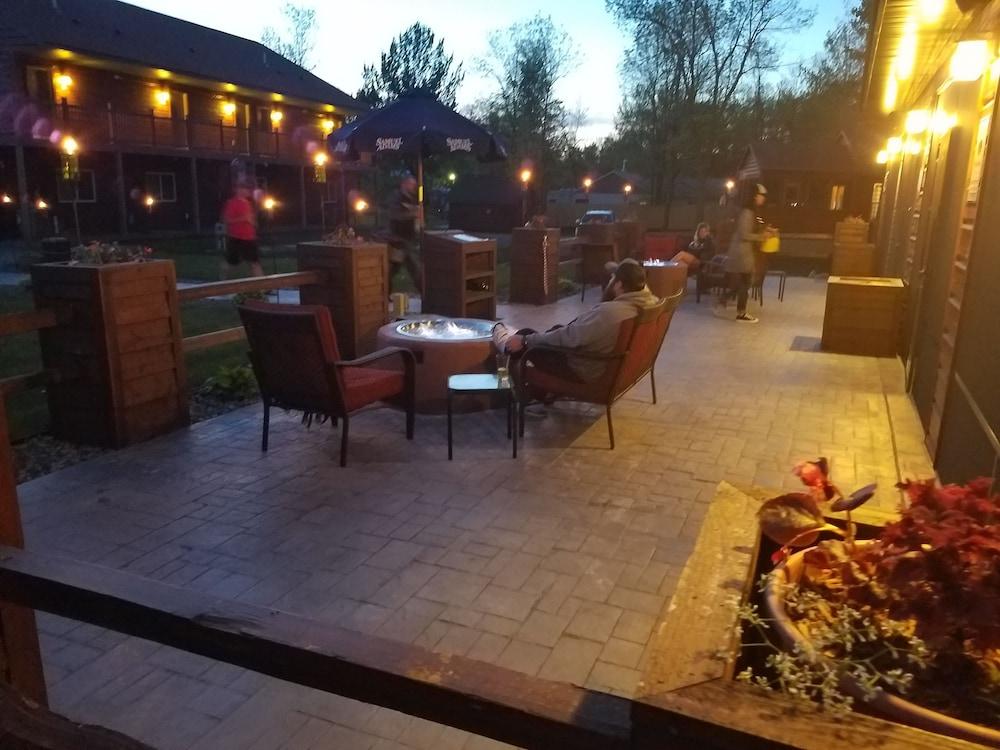Appeldoorn's Sunset Bay Resort photo 10