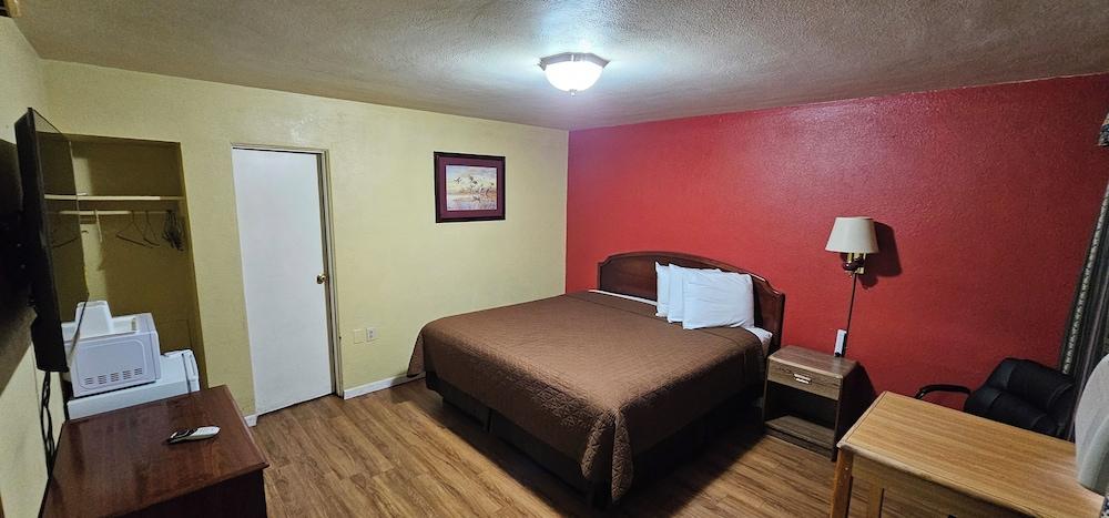 Deluxe Inn photo 5