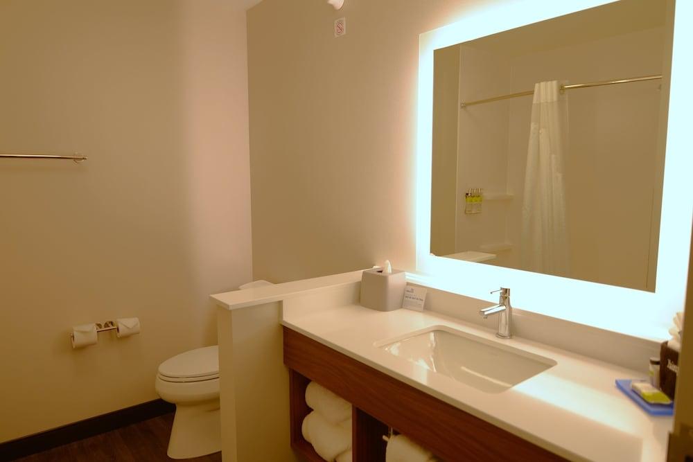 Holiday Inn Express & Suites Onalaska La Crosse Area by IHG photo 14