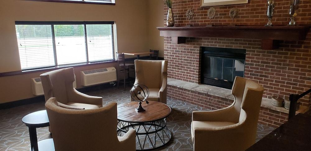 AmericInn by Wyndham Mounds View Minneapolis photo 4