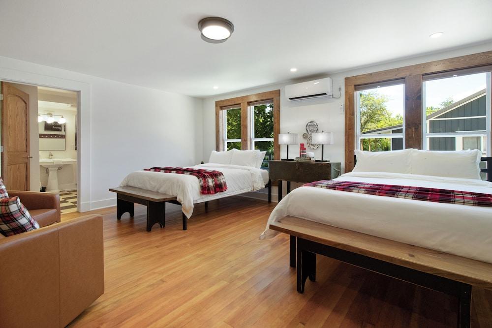 The Commercial Hotel photo 14