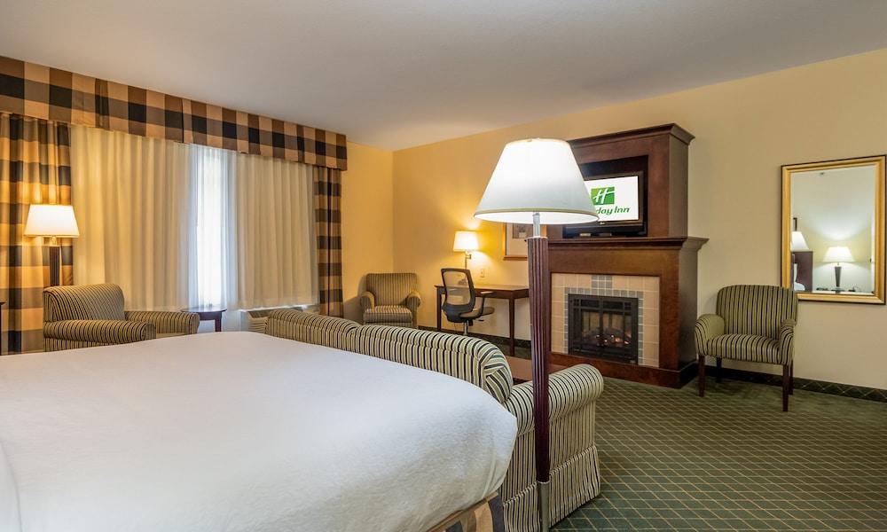 Holiday Inn & Conference Center Marshfield by IHG photo 3