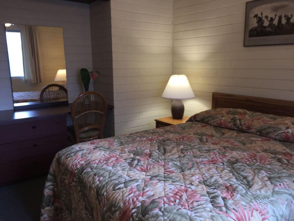 Dolphin Bay Hotel photo 8
