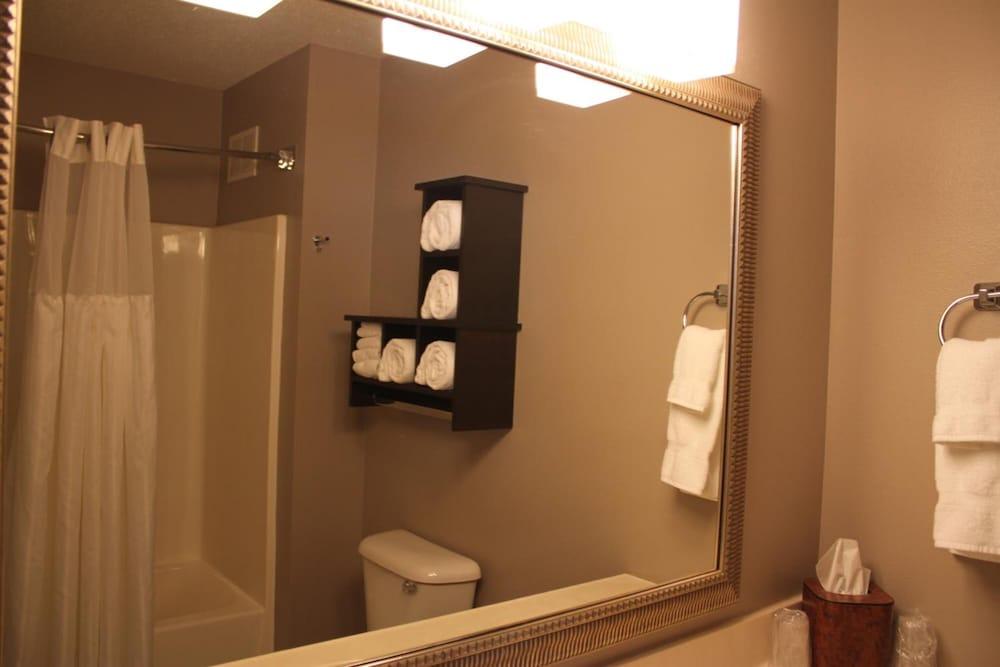 GrandStay Hotel & Suites photo 30
