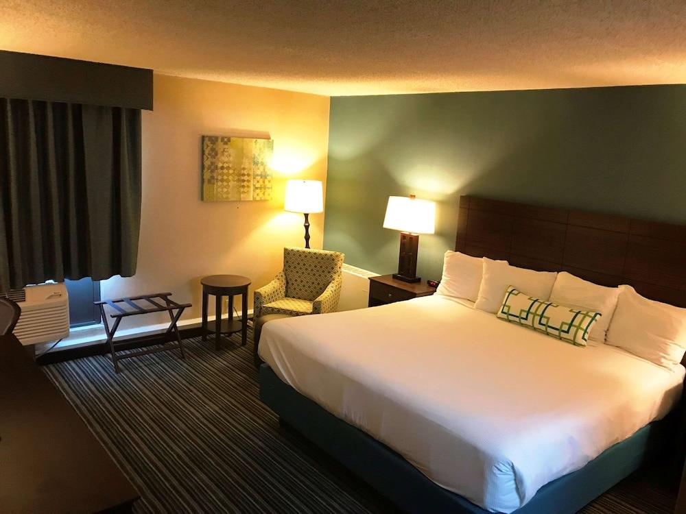 Best Western Woodhaven Inn photo 30