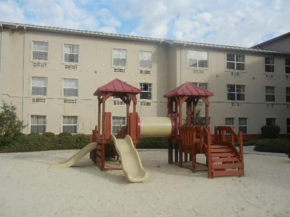 Landmark Inn Fort Liberty photo 20