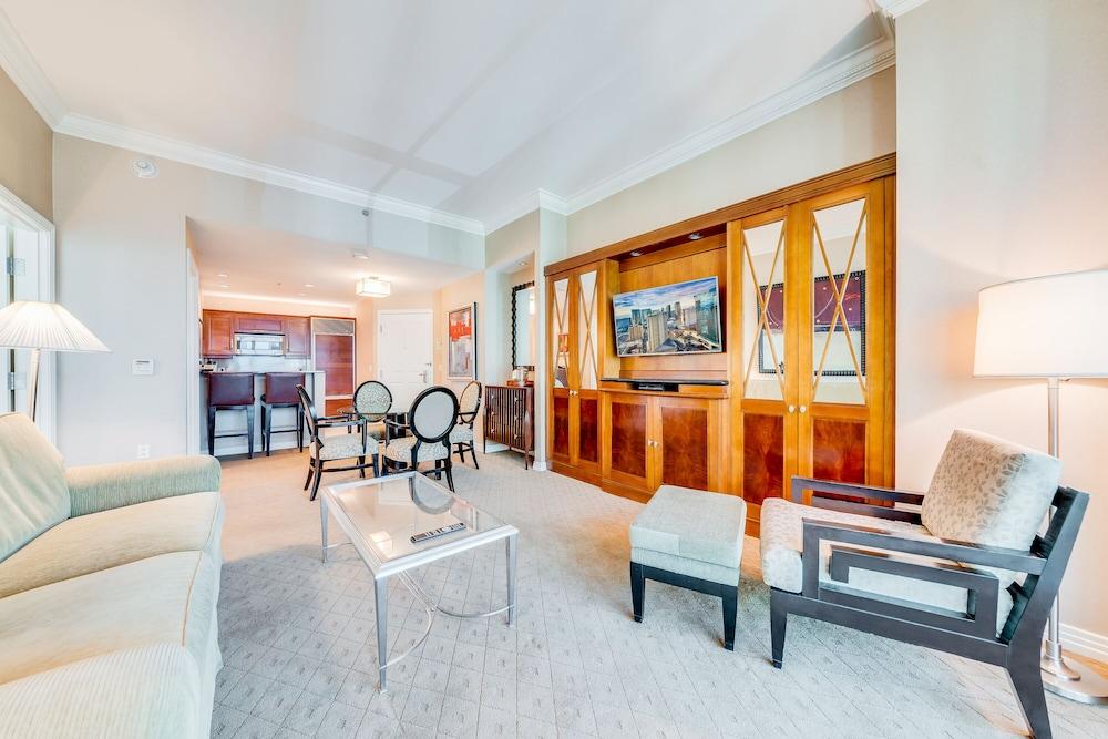 Jet Luxury Resorts @ The Signature Condo Hotel photo 5