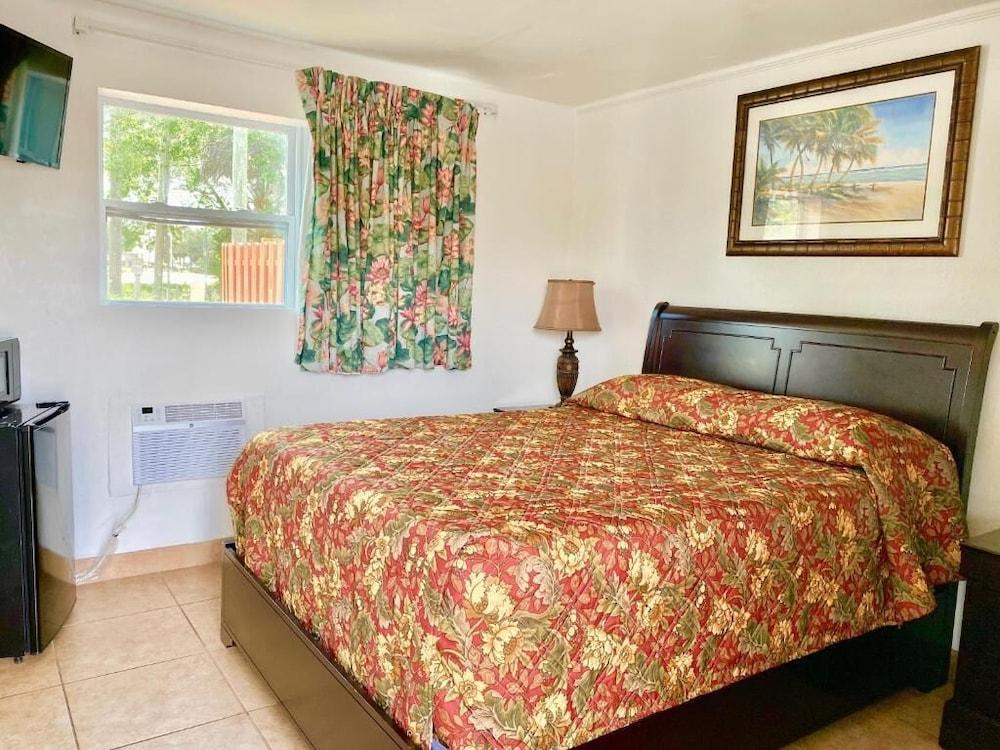 Glades Motel photo 8