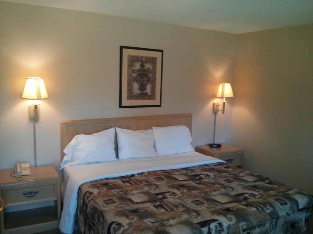Guest Lodge Pageland photo 24