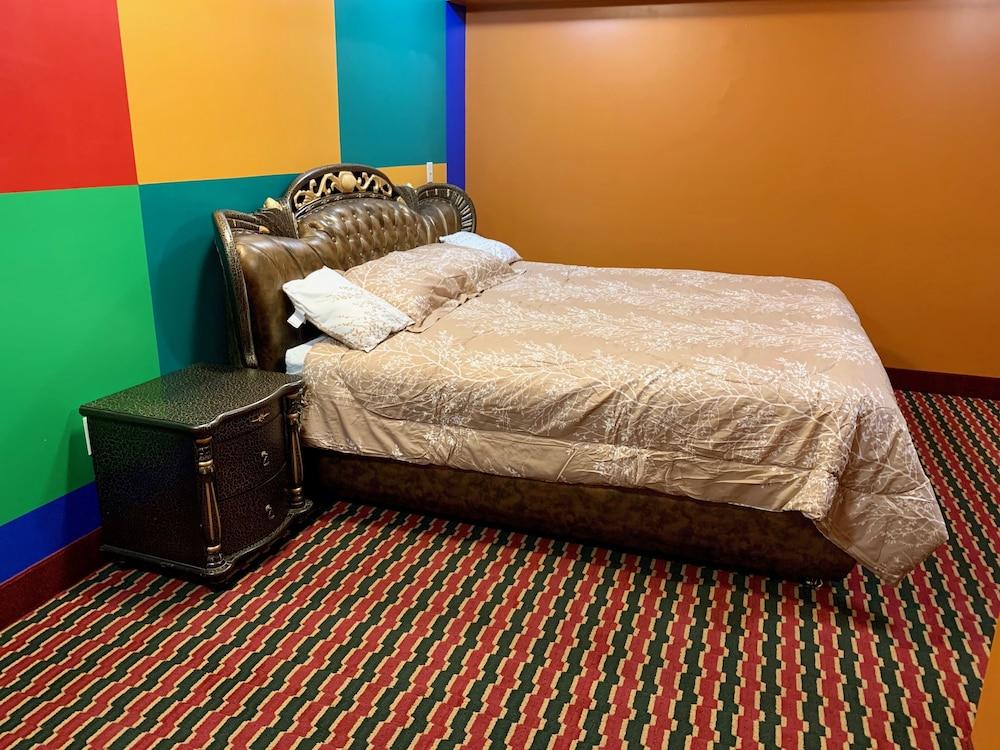 Motor City Inn & Suites photo 4