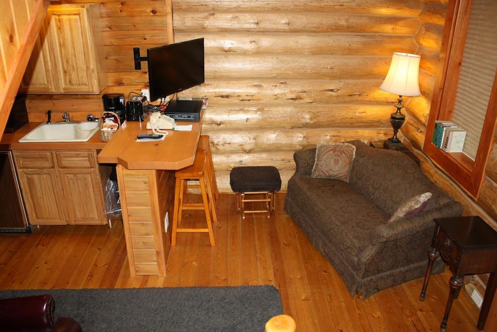 Hearthstone Elegant Lodge by the River photo 20