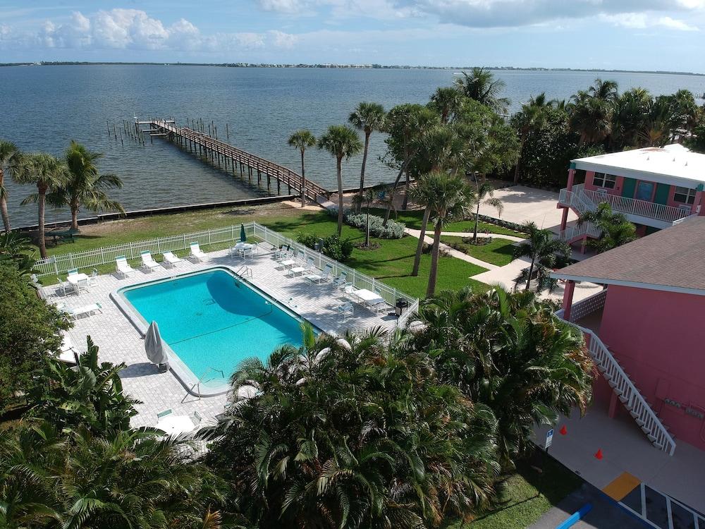 Caribbean Shores Waterfront Resort photo 59