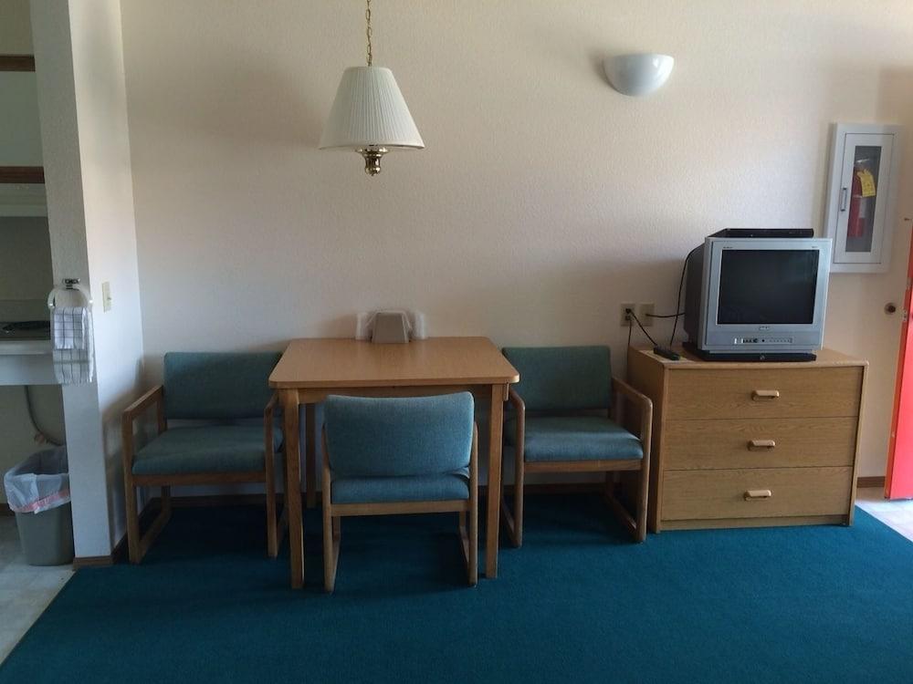 Mini Golden Inns Motel photo 11
